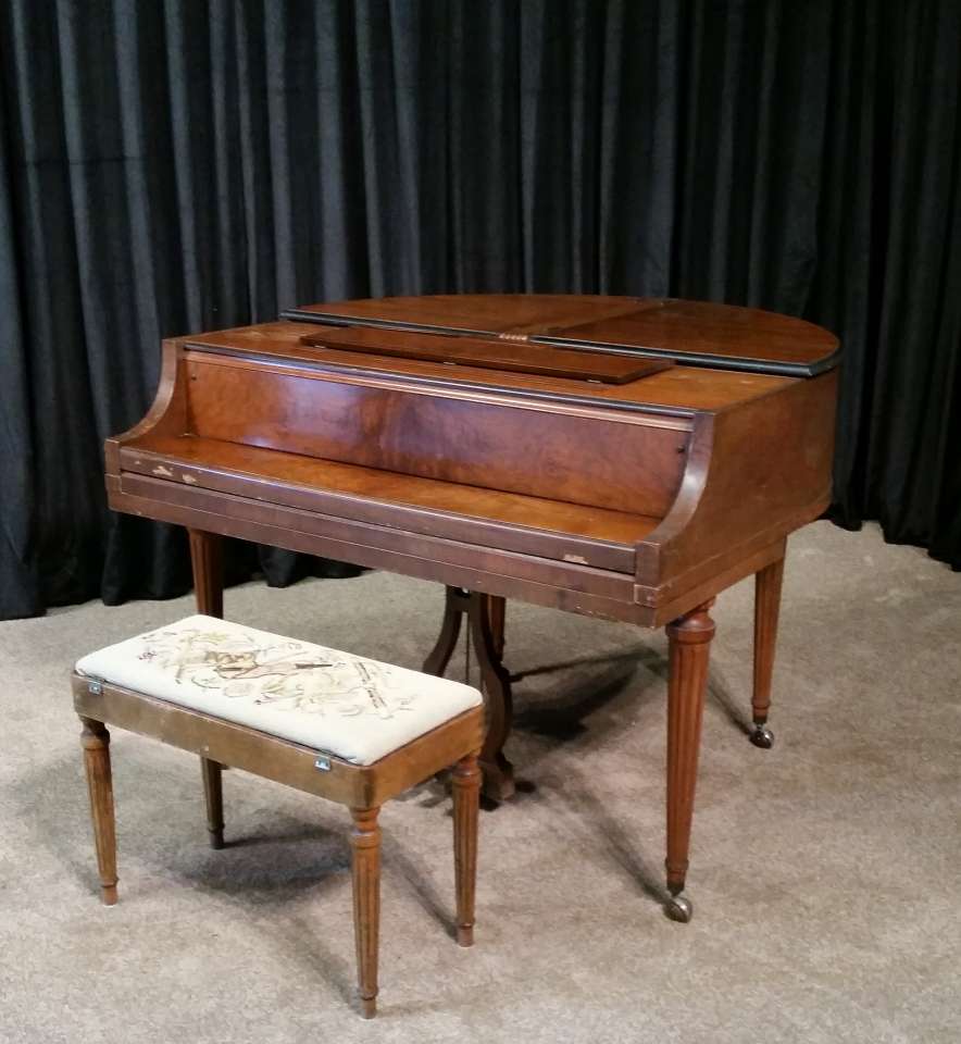 vintage wurlitzer upright piano
